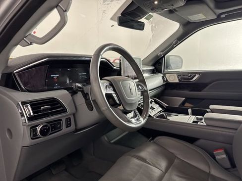 Used 2020 Lincoln Navigator L Reserve w/ Luxury Package image 12