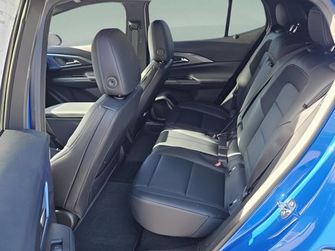 New 2025 Chevrolet Equinox EV LT w/ Convenience Package II image 7