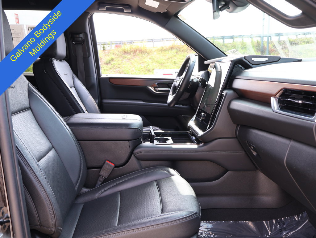 Used 2025 GMC Yukon Denali AWD/4WD image 8