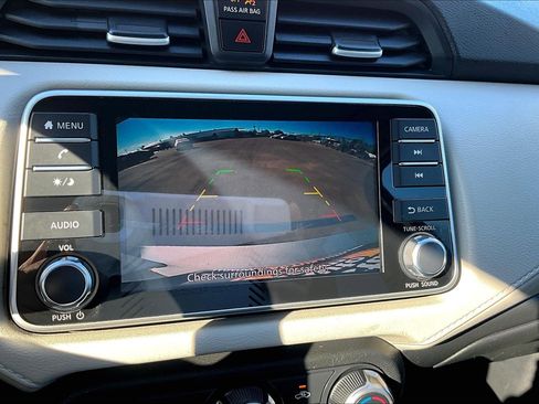 Used 2021 Nissan Versa SV image 21