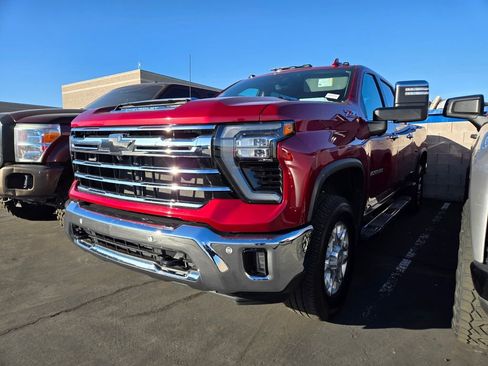 Used 2025 Chevrolet Silverado 2500 LTZ w/ LTZ Premium Package image 2