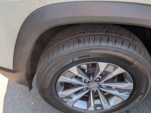 New 2026 Chevrolet Equinox LT w/ Convenience Package II FWD image 11