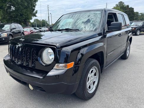 Used 2014 Jeep Patriot Sport FWD image 1
