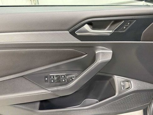 Used 2024 Volkswagen Jetta SE FWD image 15