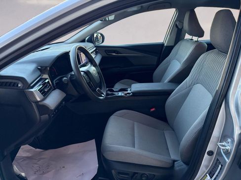 Used 2025 Toyota Camry LE image 9