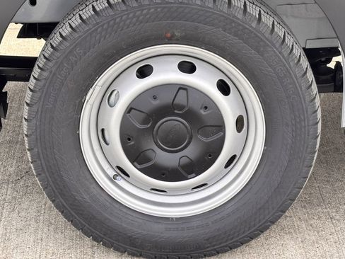 New 2026 Ford Transit 250 148 Medium Roof image 24