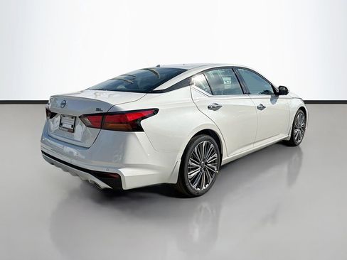 New 2025 Nissan Altima 2.5 SL image 8