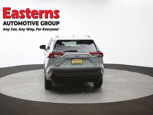 Used 2022 Toyota RAV4 XLE AWD/4WD image 36