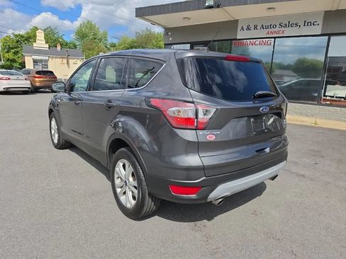 Used 2017 Ford Escape SE FWD image 5