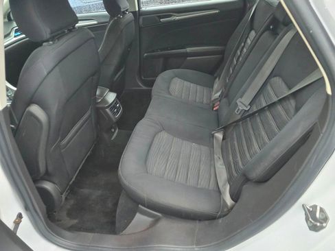 Used 2016 Ford Fusion SE FWD image 16