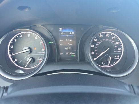 Used 2024 Toyota Camry SE w/ Cold Weather Package FWD image 10