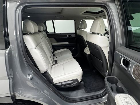 Used 2024 Hyundai Santa Fe Limited image 17