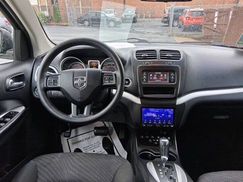 Used 2018 Dodge Journey SE w/ Blacktop Package FWD image 13