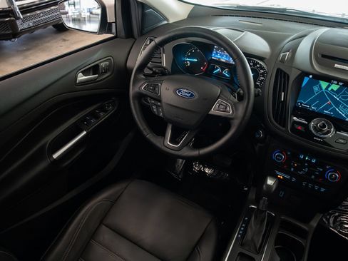 Used 2017 Ford Escape Titanium w/ Equipment Group 301A AWD/4WD image 10