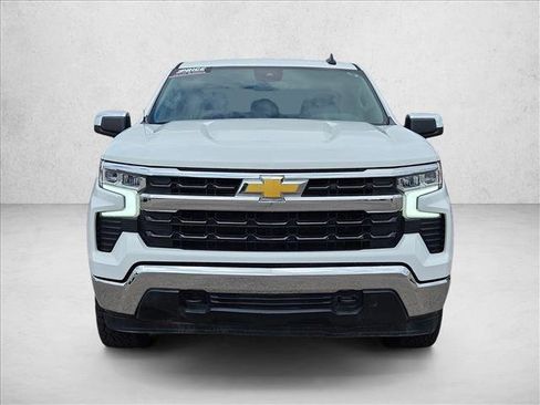 Used 2025 Chevrolet Silverado 1500 LT AWD/4WD image 2