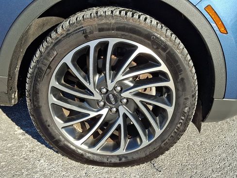 Used 2019 Lincoln Nautilus Reserve image 8