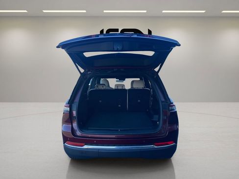 Used 2023 Jeep Grand Cherokee Limited w/ Luxury Tech Group II image 21