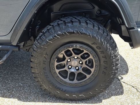Used 2021 Jeep Wrangler Unlimited Rubicon w/ Xtreme Recon 35" Tire Package AWD/4WD image 41