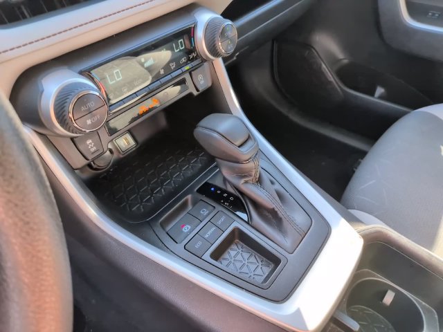 Certified 2025 Toyota RAV4 XLE FWD image 20