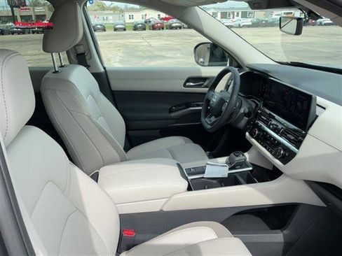New 2026 Nissan Pathfinder SL FWD image 15
