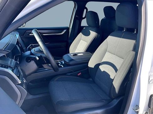 Used 2025 GMC Acadia Elevation image 24