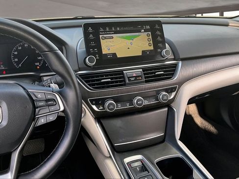 Used 2020 Honda Accord Touring image 9