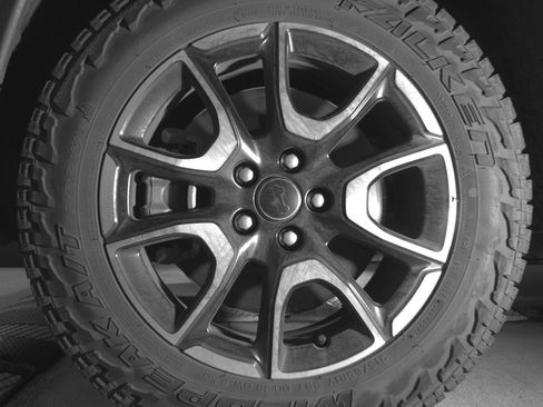 Used 2025 Jeep Compass Trailhawk AWD/4WD image 12