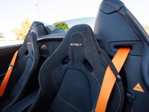 Used 2016 McLaren 675LT Spider image 48