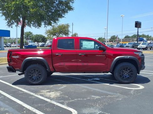 Used 2026 Chevrolet Colorado Trail Boss AWD/4WD image 6
