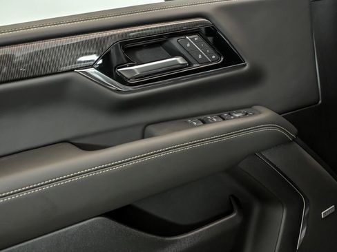 New 2026 GMC Yukon Elevation w/ Elevation Premium Package AWD/4WD image 5