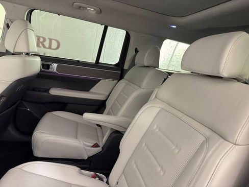 Used 2025 Hyundai Santa Fe Calligraphy image 13