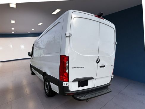 Used 2025 Mercedes-Benz Sprinter 2500 image 2