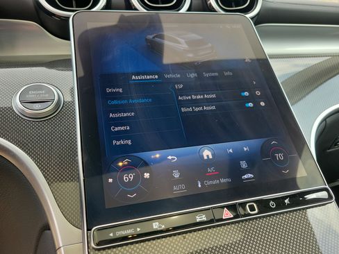 Used 2024 Mercedes-Benz GLC 300 4MATIC image 13