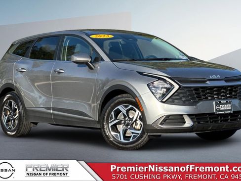 Used 2023 Kia Sportage LX image 1