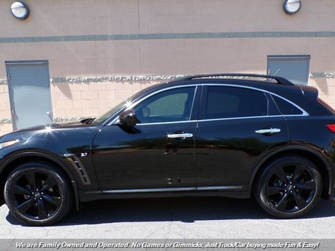 Used 2017 INFINITI QX70 AWD w/ Premium Package image 7