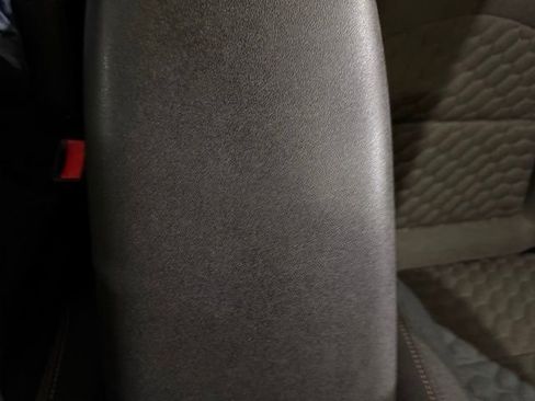 Used 2018 Chevrolet Equinox LT FWD image 24