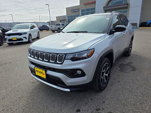 Used 2024 Jeep Compass Limited image 2