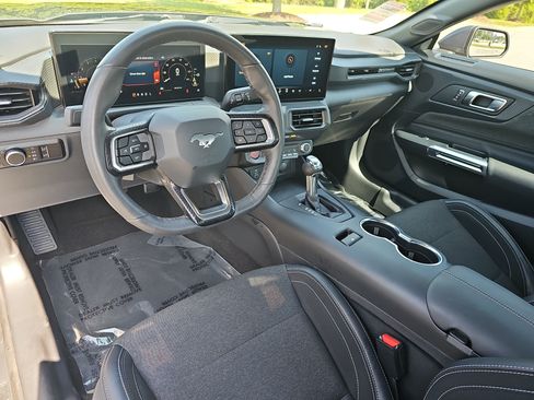 Used 2024 Ford Mustang Coupe RWD image 15