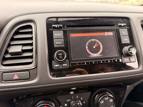 Used 2021 Honda HR-V LX image 11
