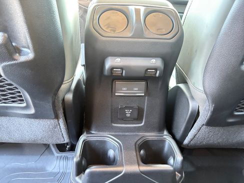 Used 2025 Jeep Gladiator Mojave AWD/4WD image 29