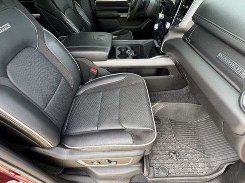 Used 2025 RAM 1500 Laramie w/ Sport Appearance Package AWD/4WD image 15