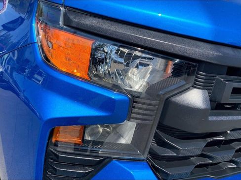 Used 2023 Chevrolet Silverado 1500 Custom image 24