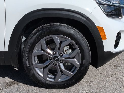 Used 2024 Kia Seltos S FWD image 10