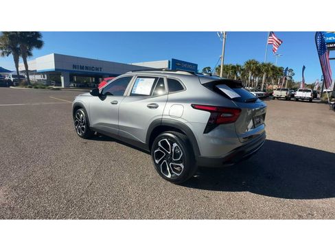 Certified 2025 Chevrolet Trax RS w/ Sunroof Package image 4