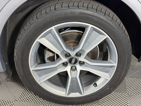 Used 2019 Audi Q5 2.0T Premium Plus w/ Premium Plus Package AWD/4WD image 13