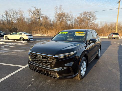 Used 2023 Honda CR-V LX image 2