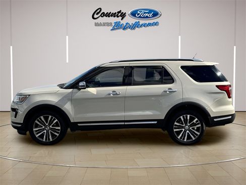 Used 2018 Ford Explorer Platinum image 3