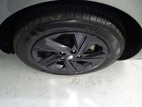 Used 2023 Hyundai Elantra SEL FWD image 23