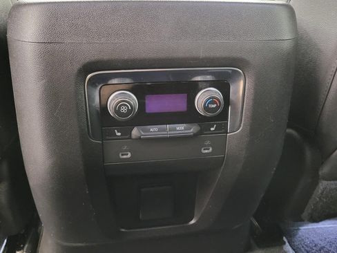 Used 2023 Chevrolet Suburban High Country AWD/4WD image 22