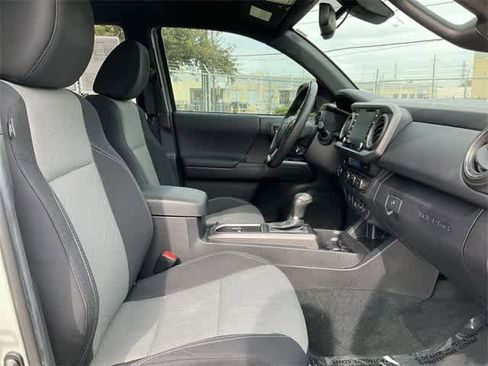 Used 2023 Toyota Tacoma TRD Sport w/ Technology Package image 17